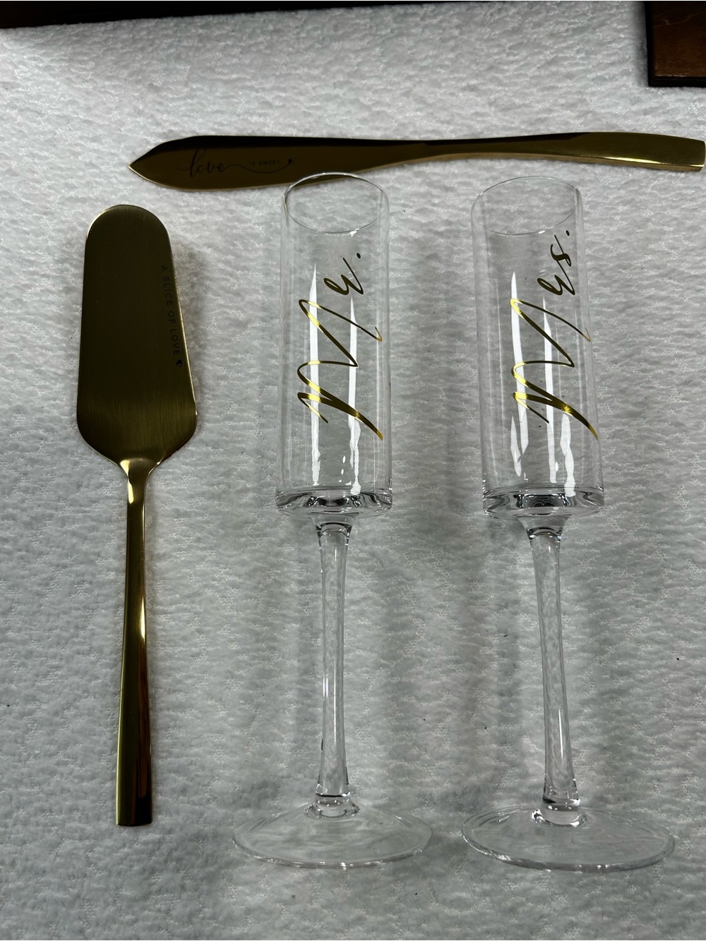 Mr & Mrs Wedding Champagne Flutes Cake Server Knife Gift Set Wood Keepsake Box